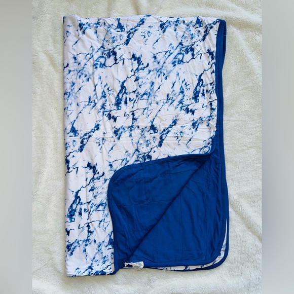 Kyte Sapphire Marble Toddler Blanket - Picture 2 of 6